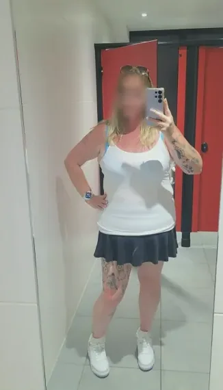 Anna, 39