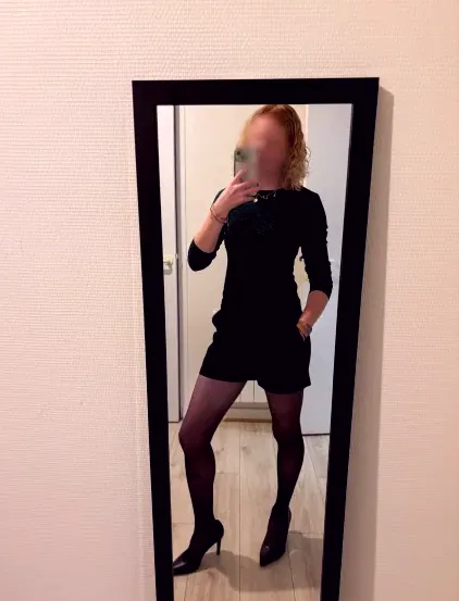 Büsra, 25