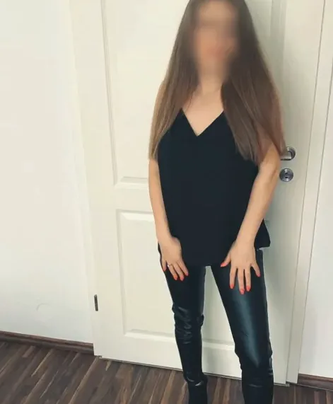 Fatma, 32