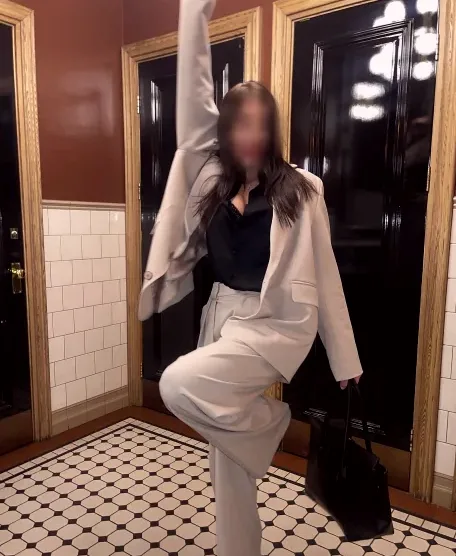 Jana, 29