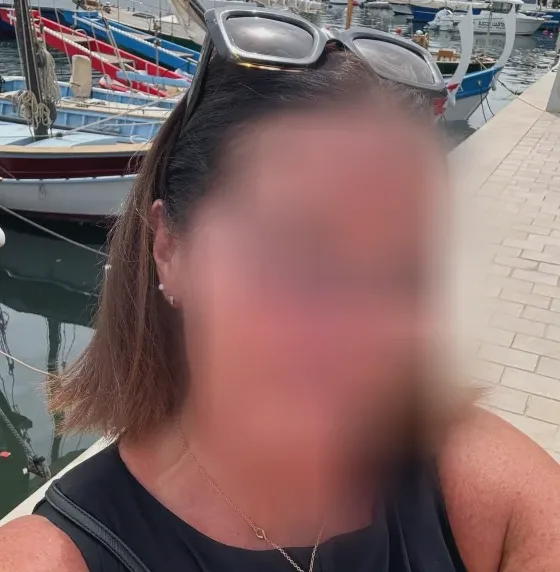 Lara, 32