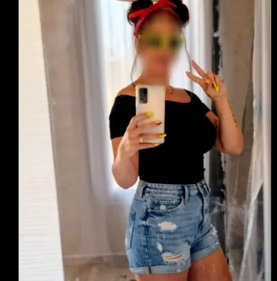 Laura, 37
