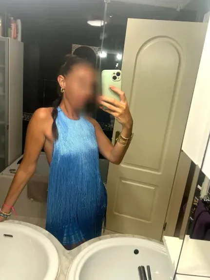 Lea, 32