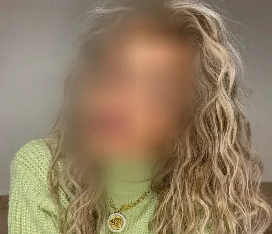 Leonie, 35
