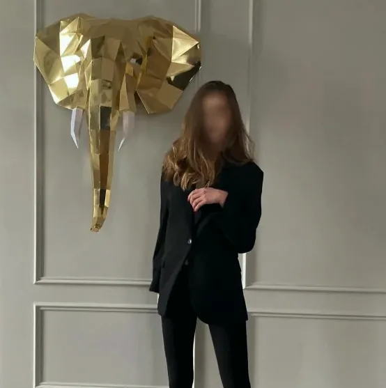 Maja, 33