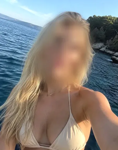 Mira, 27