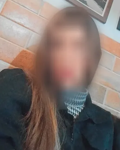 Nicole, 25