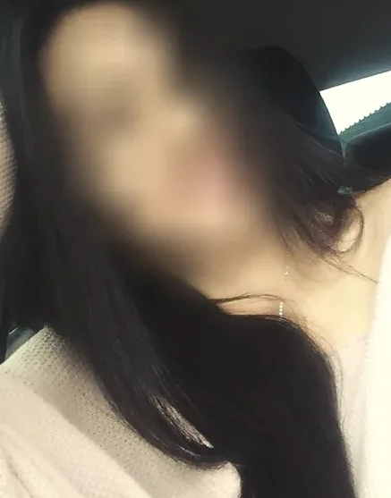 Nina, 34