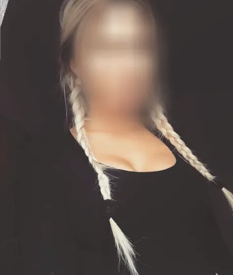 Saskia, 26