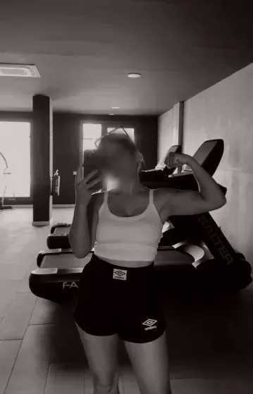 Sophie, 25